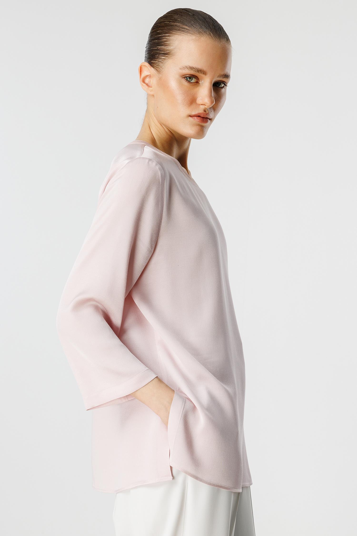 Örme Yaka Yırtmaçlı Bluz