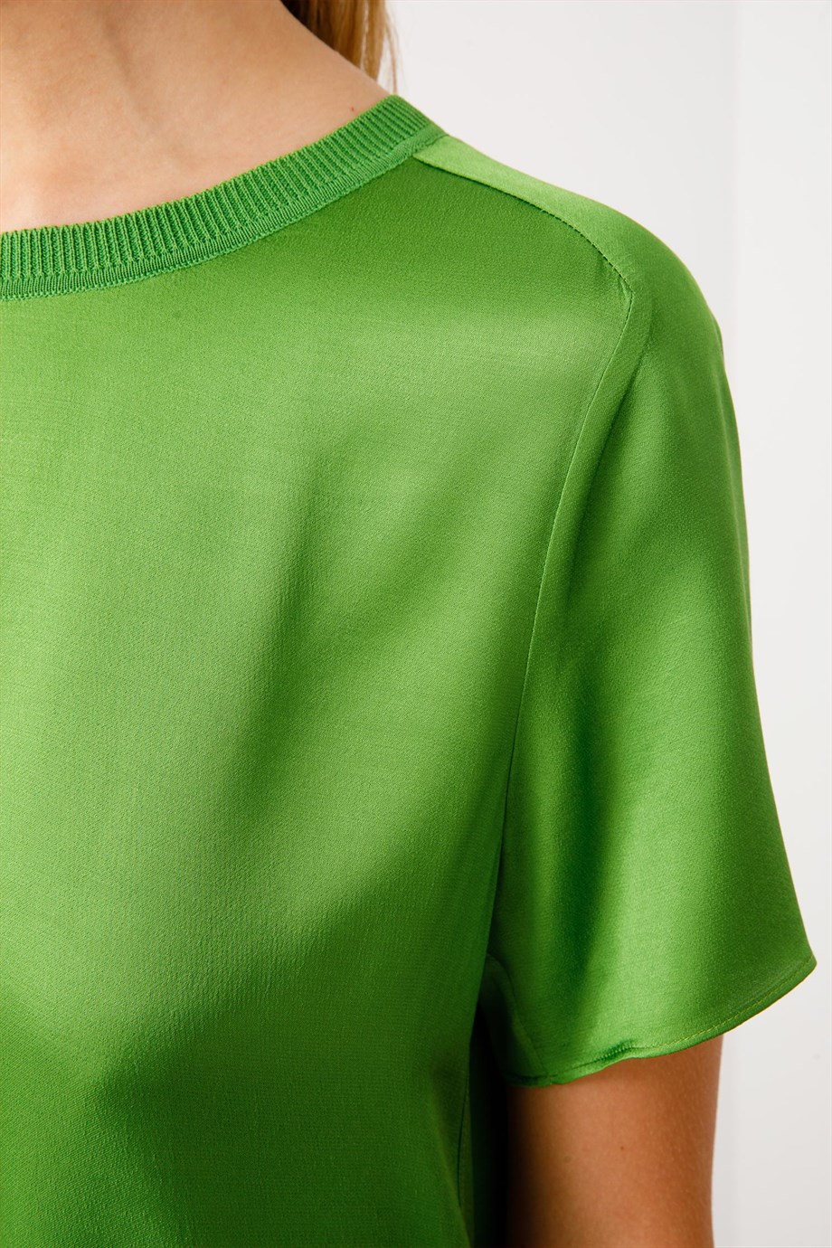 Sıfır Yaka Kısa Kol Bluz
