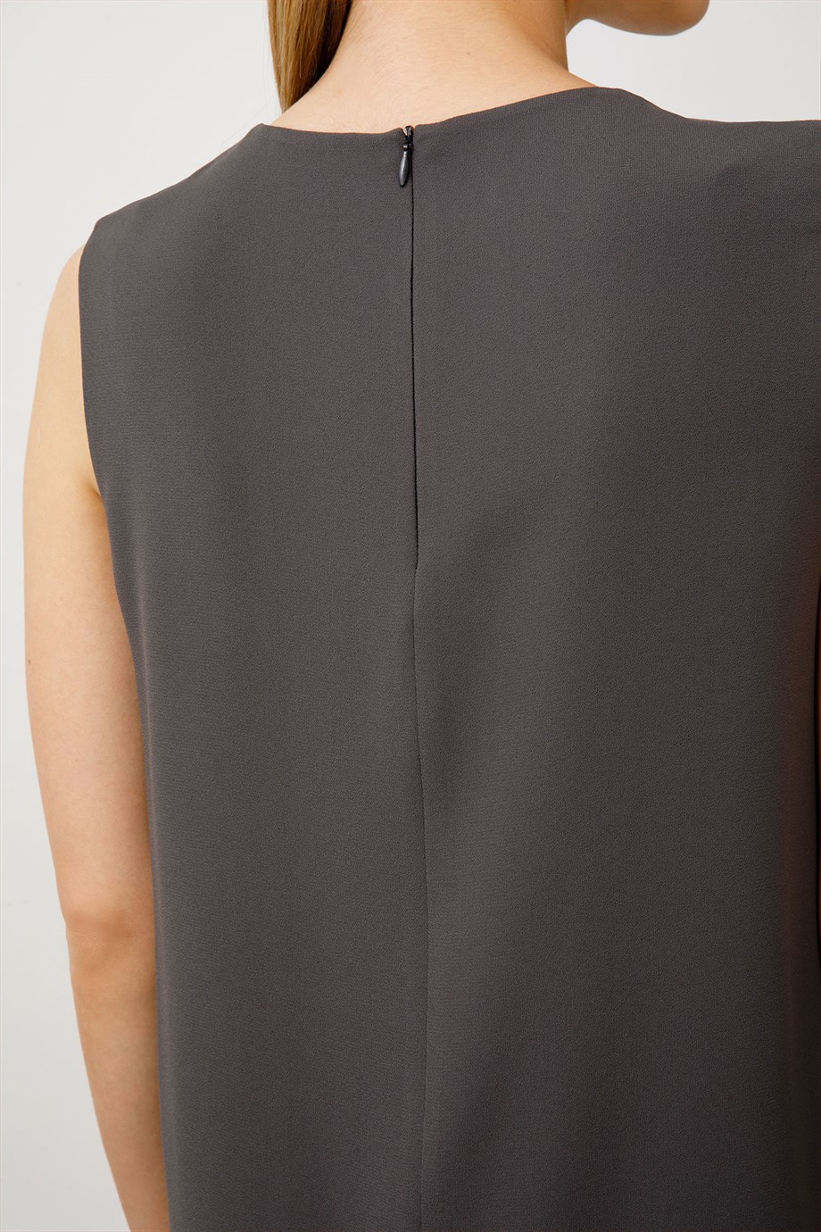 Sıfır Yaka Kolsuz Bluz