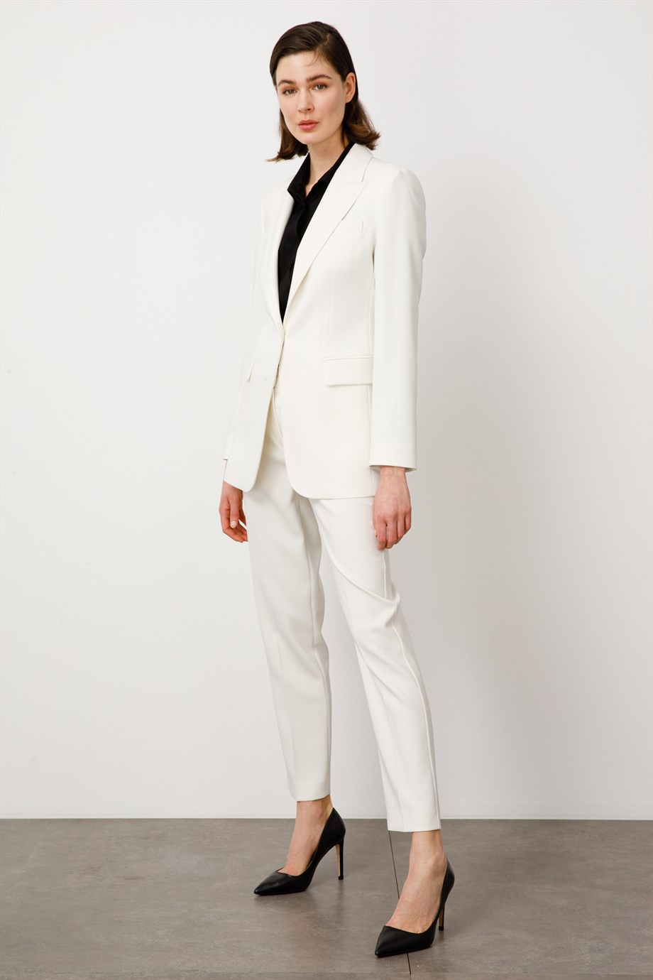 Tek Düğme Yırtmaçlı Ceket