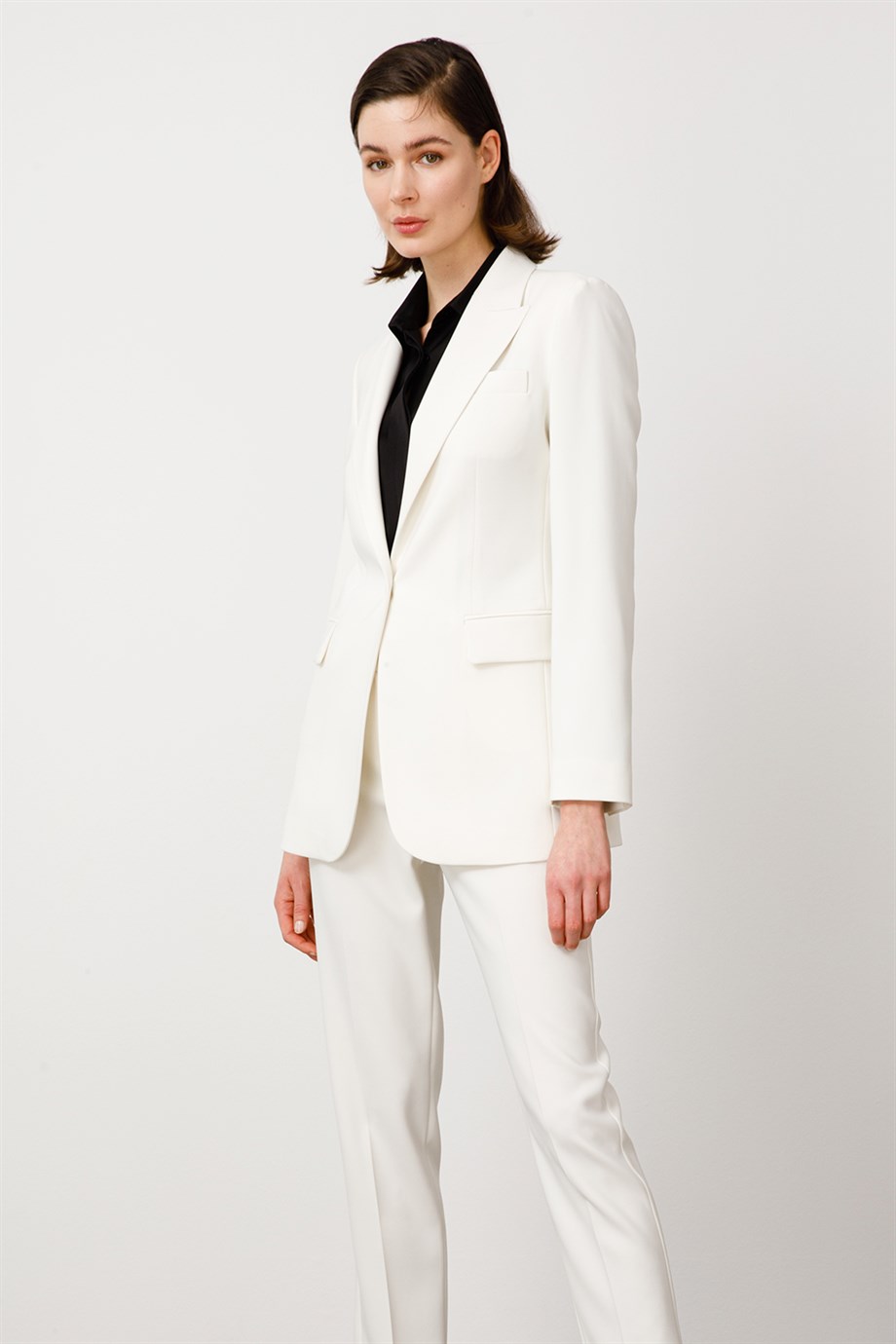 Tek Düğme Yırtmaçlı Ceket