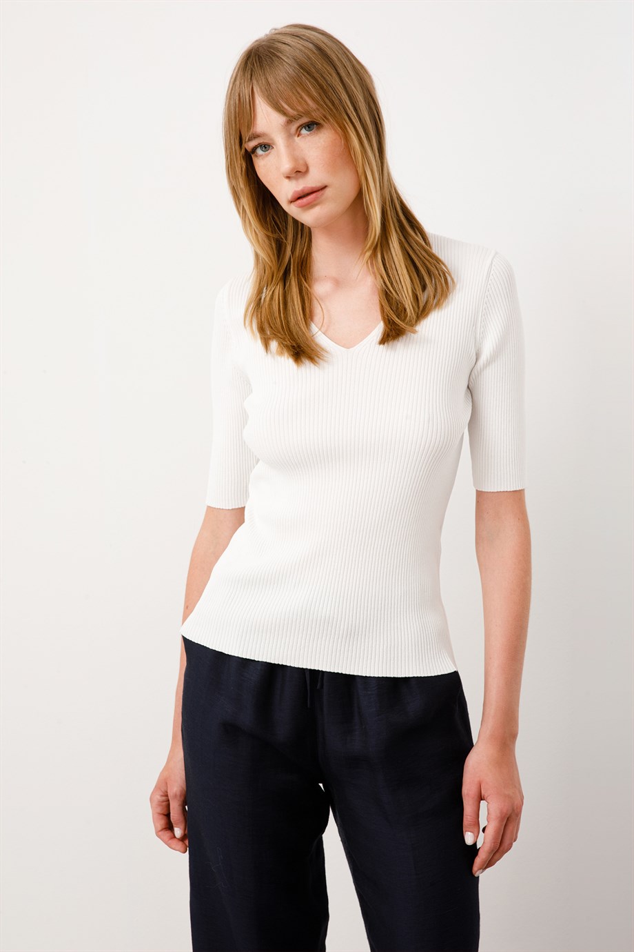 V Yaka Kısa Kol Triko