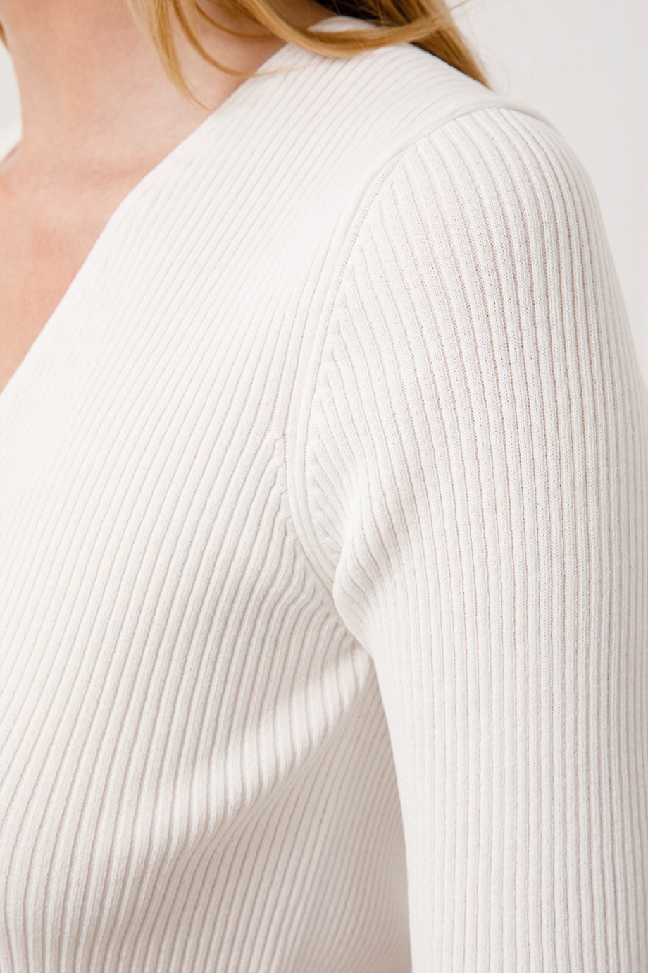 V Yaka Kısa Kol Triko