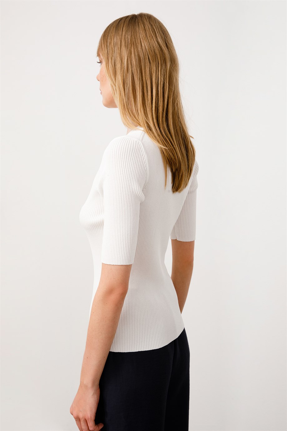 V Yaka Kısa Kol Triko