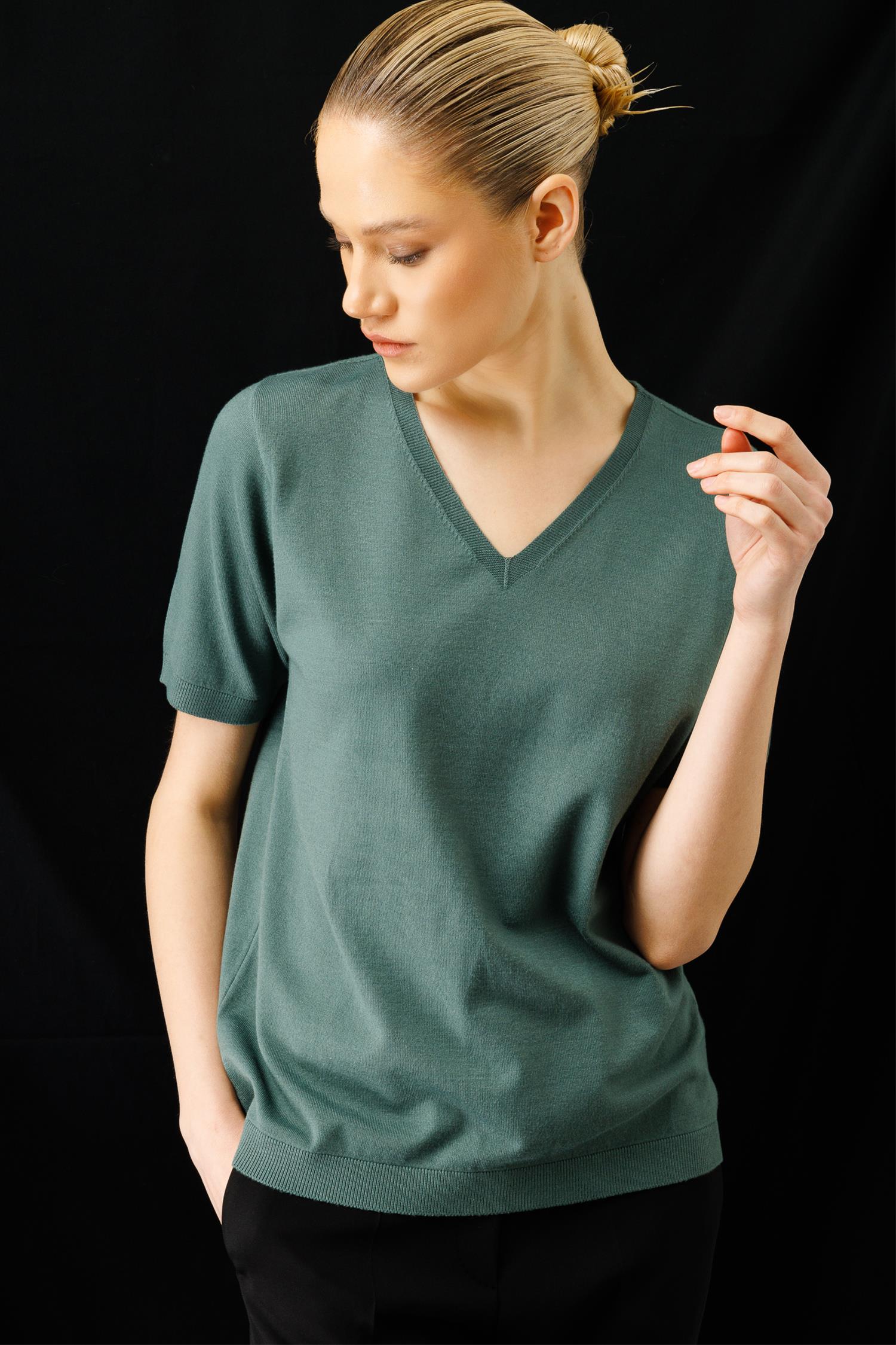 V Yaka Yarım Kol Triko