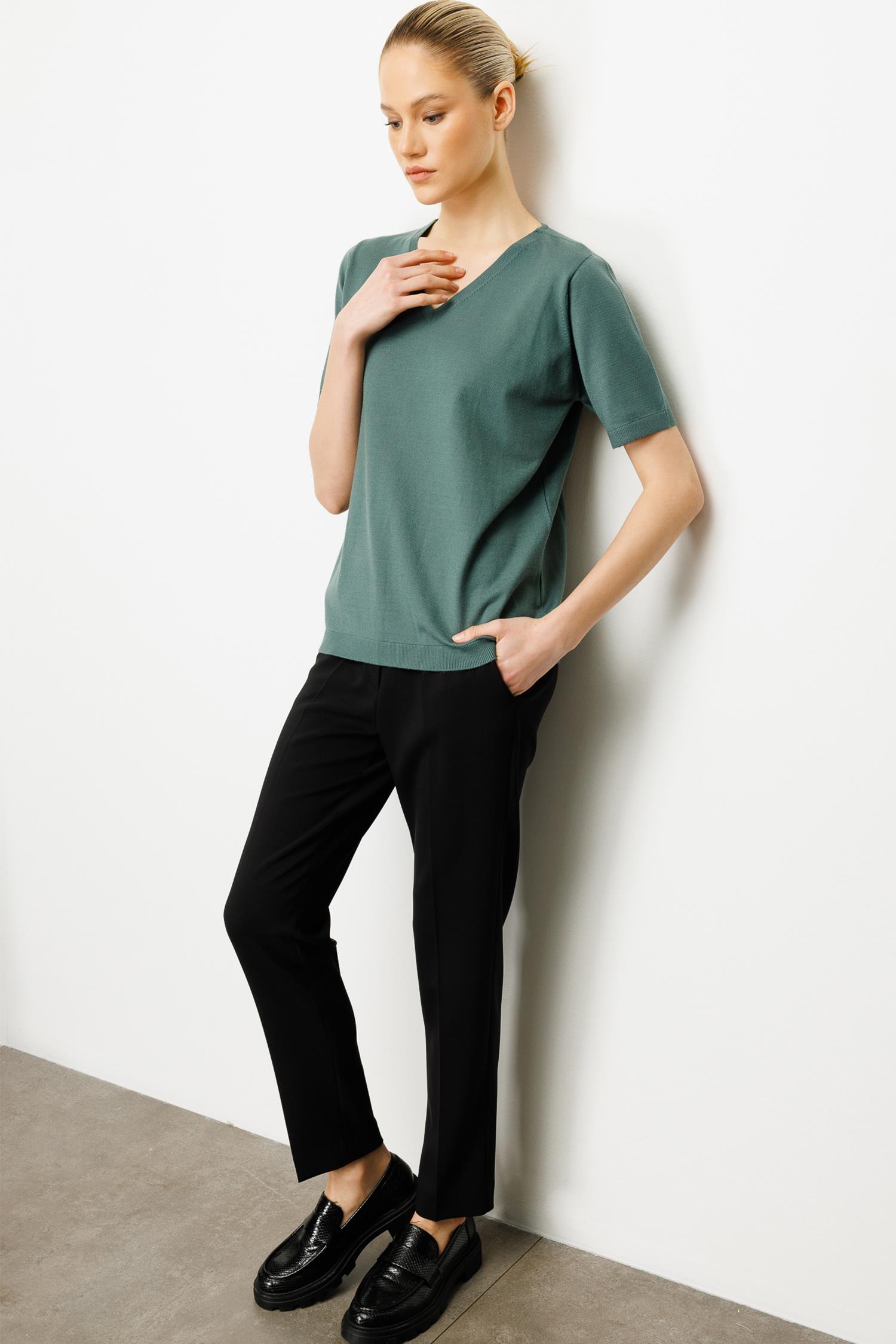 V Yaka Yarım Kol Triko