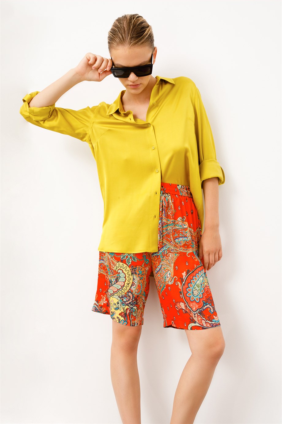 Viskon-Rayon Kolu Apoletli Gömlek