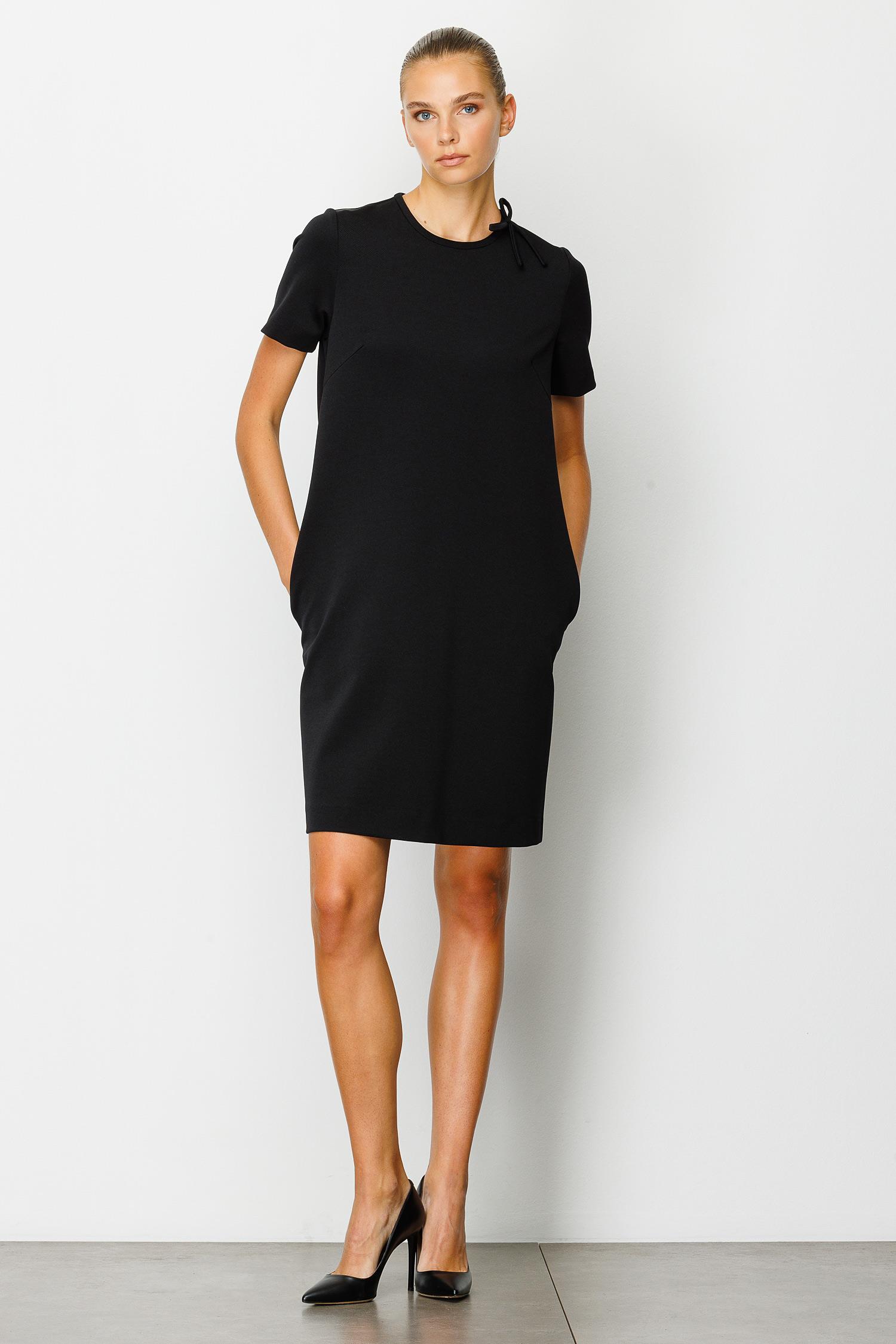 Yaka Fiyonklu Elbise