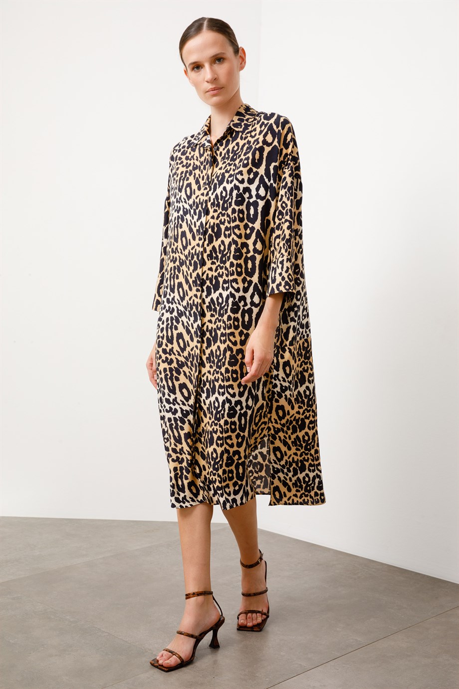 Yandan Yırtmaçlı Leopar Elbise