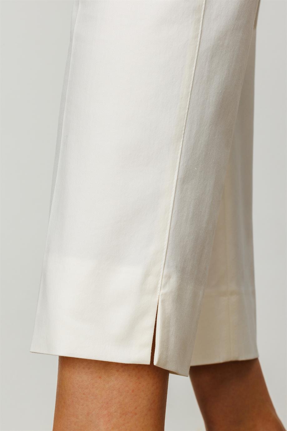 Yırtmaçlı Cepli Pantolon