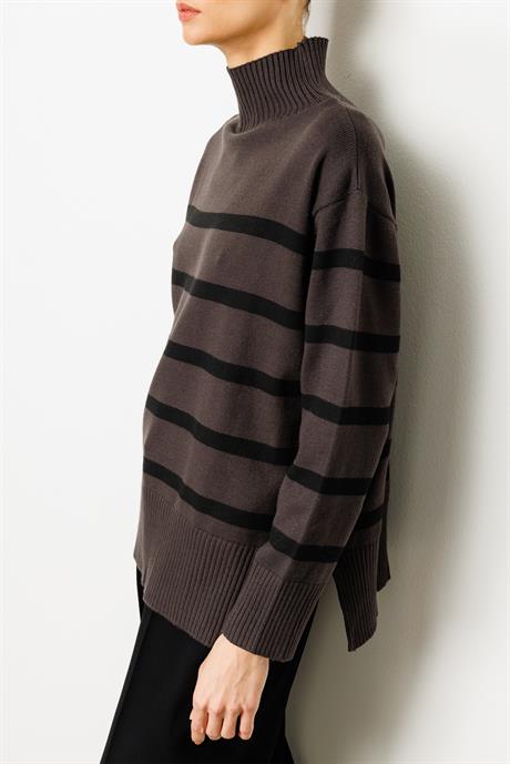 Dik Yaka Çizgili Oversize Triko