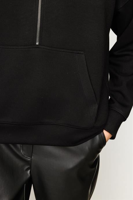 Dik Yaka Fermuarlı Sweat