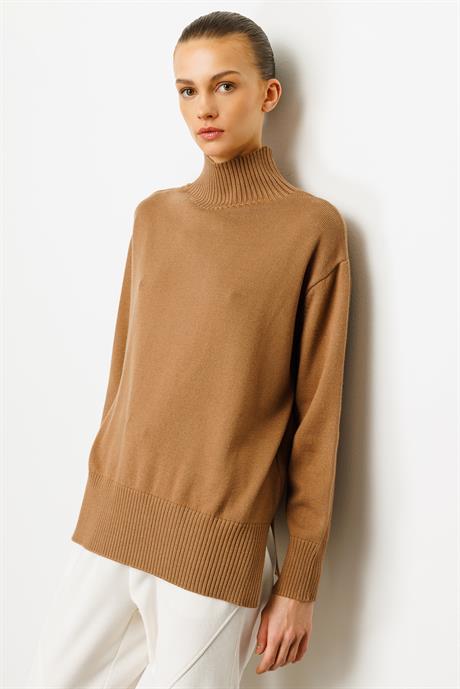 Dik Yaka Oversize Triko