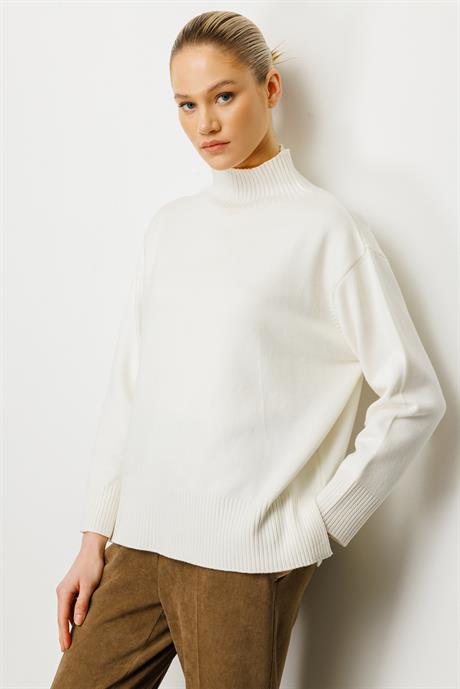 Dik Yaka Oversize Triko