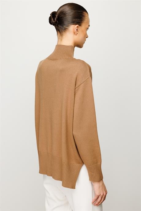 Dik Yaka Oversize Triko