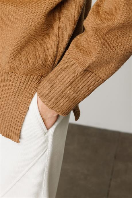 Dik Yaka Oversize Triko