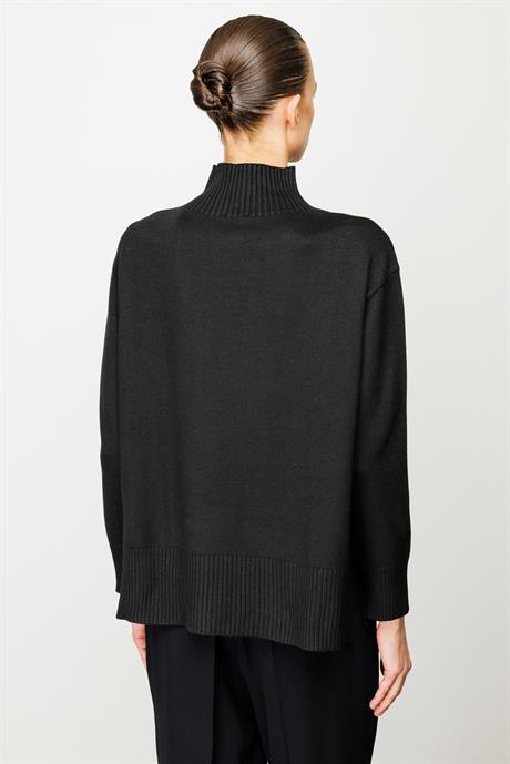 Dik Yaka Oversize Triko