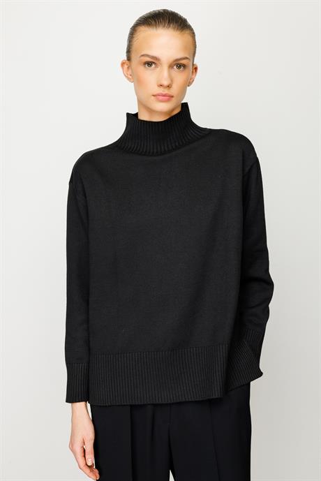 Dik Yaka Oversize Triko