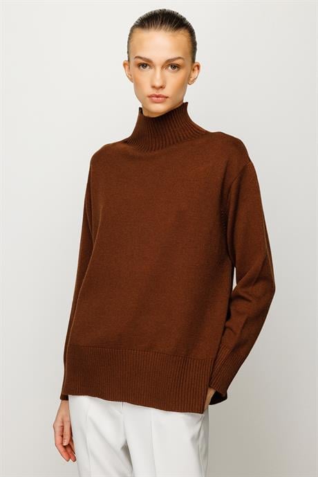 Dik Yaka Oversize Triko