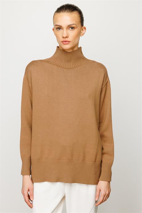 Dik Yaka Oversize Triko