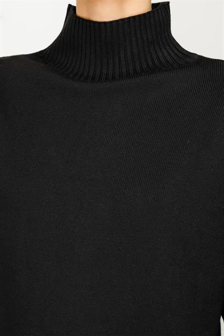 Dik Yaka Oversize Triko