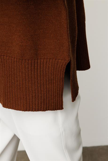 Dik Yaka Oversize Triko