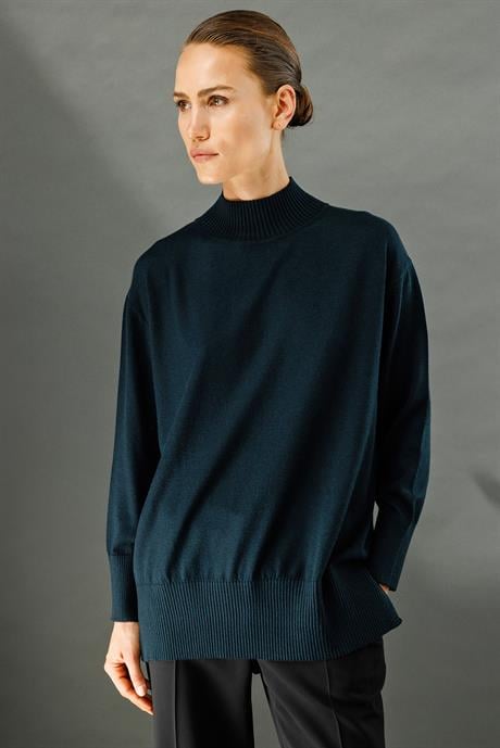 Dik Yaka Uzun Kol Oversize Triko