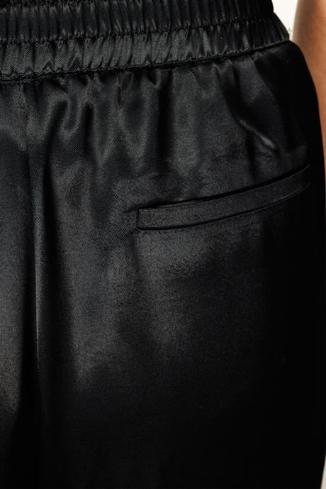 Elastan Kemerli Bol Kesim Pantolon