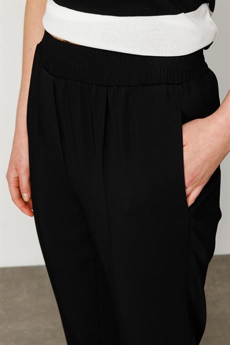 Elastan Kemerli Dar Paça Pantolon