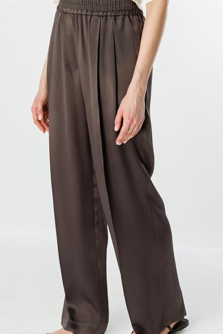 Elastan Kemerli Pileli Pantolon