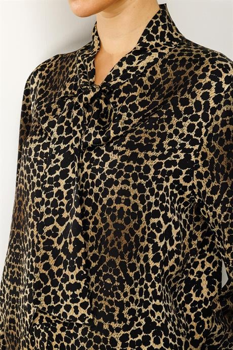 Leopar Fularlı Bluz