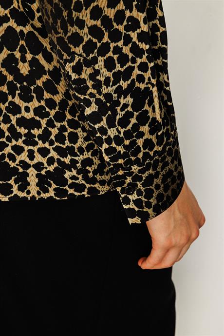 Leopar Fularlı Bluz