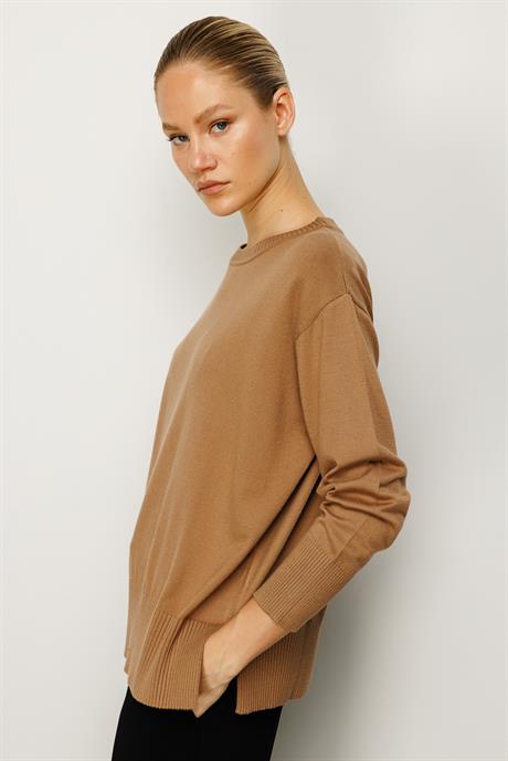 O Yaka Oversize Triko