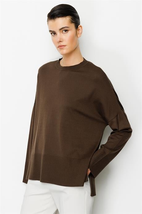 O Yaka Oversize Triko