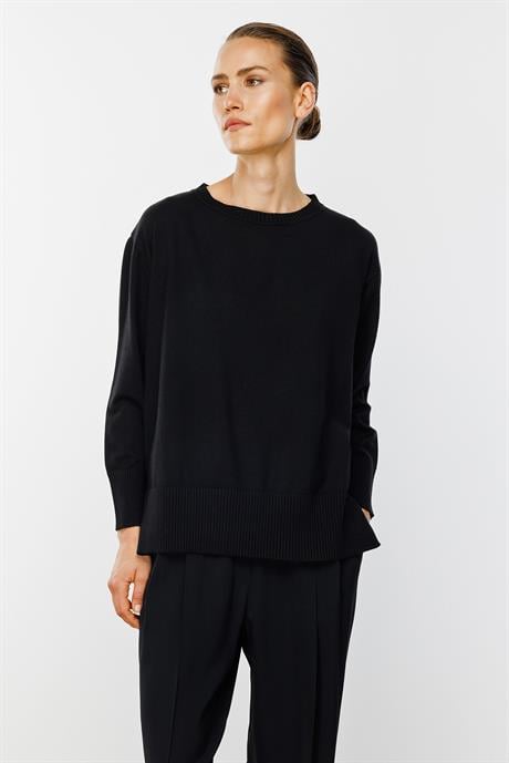 O Yaka Oversize Triko