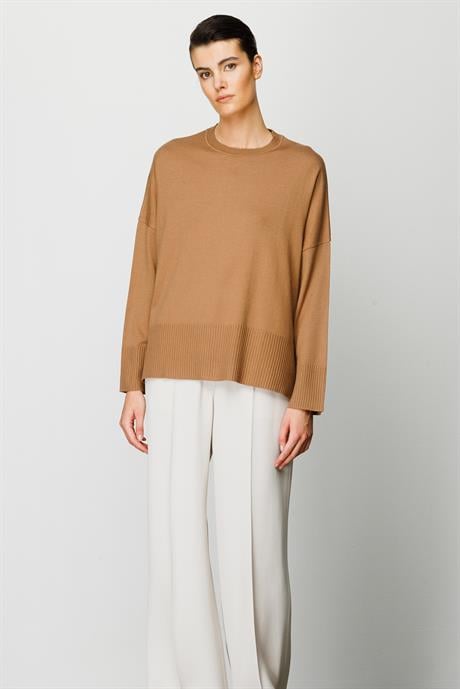 O Yaka Oversize Triko