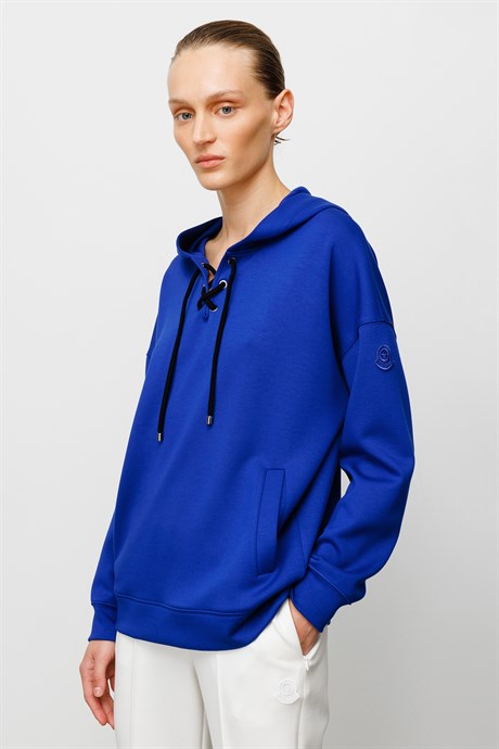 Önden Bağcıklı Kapüşonlu Sweat