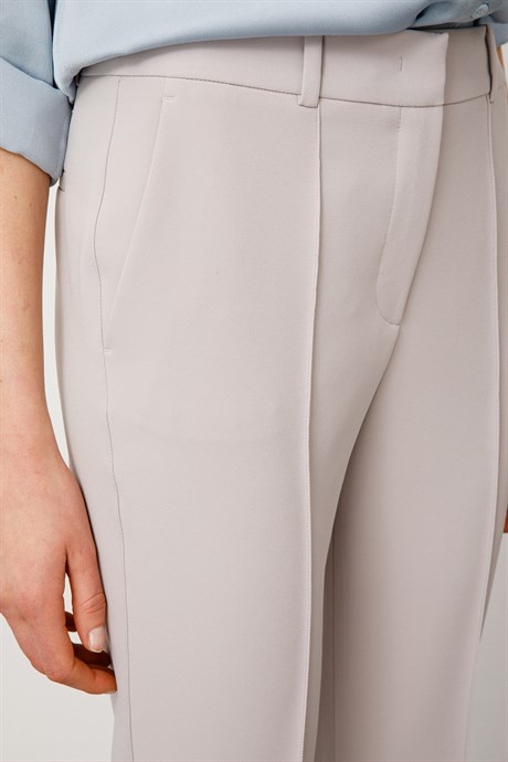 Önden Dikişli Slim Fit Pantolon