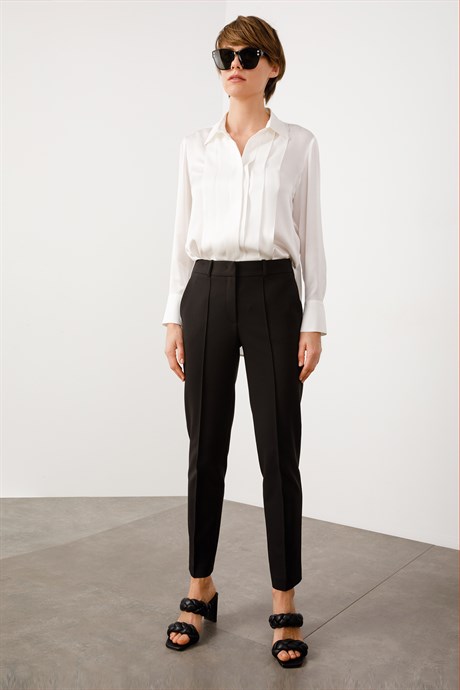 Önden Dikişli Slim Fit Pantolon