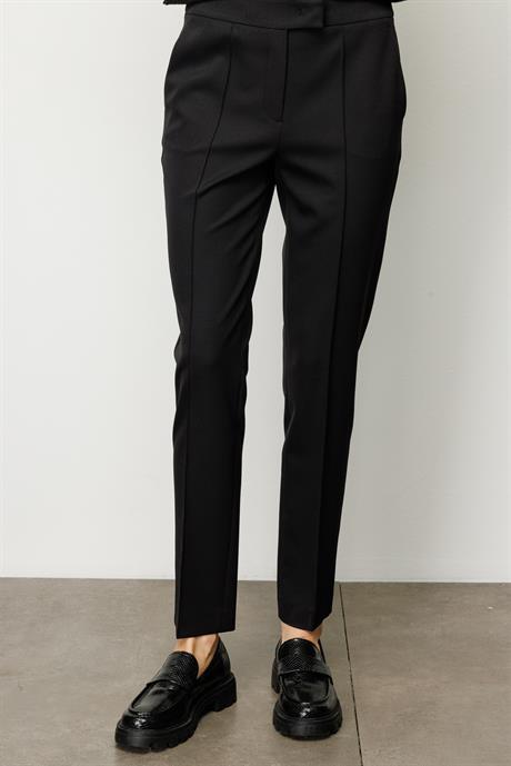 Önden Dikişli Slim Fit Pantolon