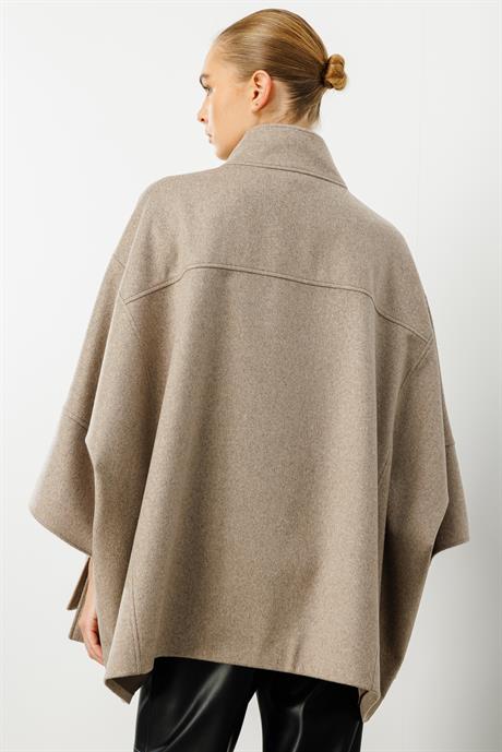 Önden Düğmeli Oversize Kaban