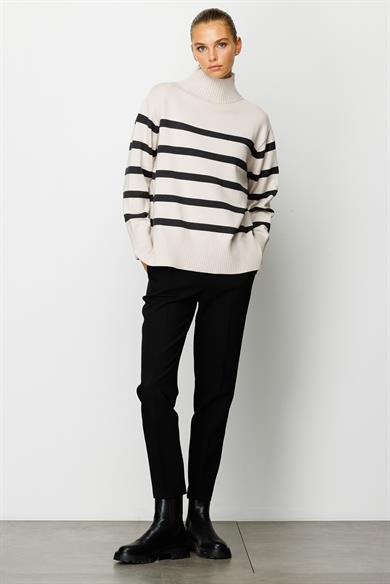 Dik Yaka Çizgili Oversize Triko