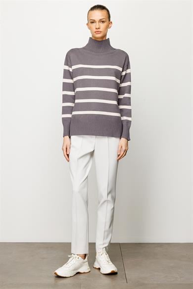 Dik Yaka Çizgili Oversize Triko