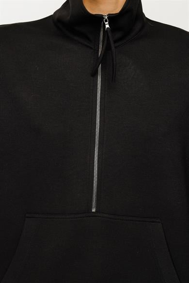 Dik Yaka Fermuarlı Sweat