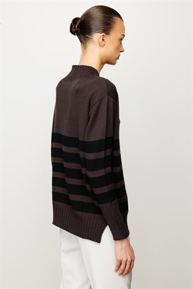 Dik Yaka Kalın Çizgigli Oversize Triko