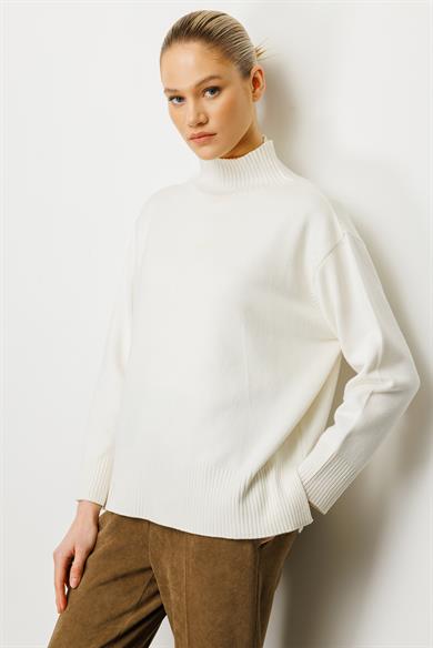 Dik Yaka Oversize Triko