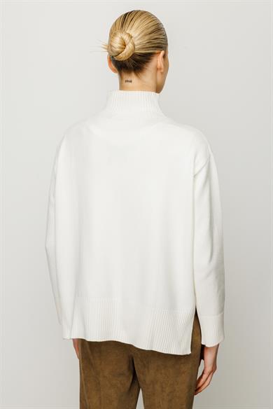 Dik Yaka Oversize Triko