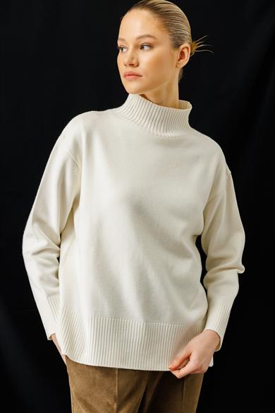 Dik Yaka Oversize Triko