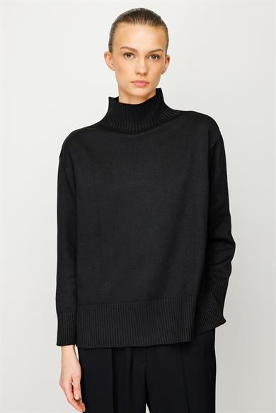 Dik Yaka Oversize Triko