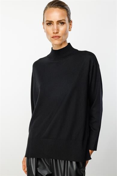 Dik Yaka Uzun Kol Oversize Triko